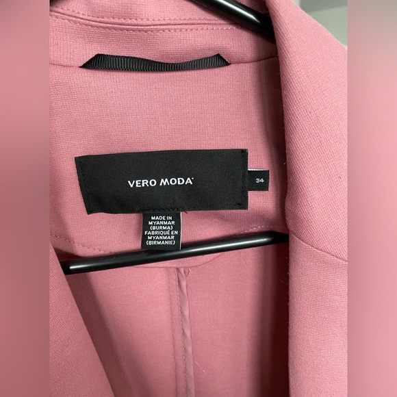 VeroModa pink jacket, size 34 - Picture 3 of 3
